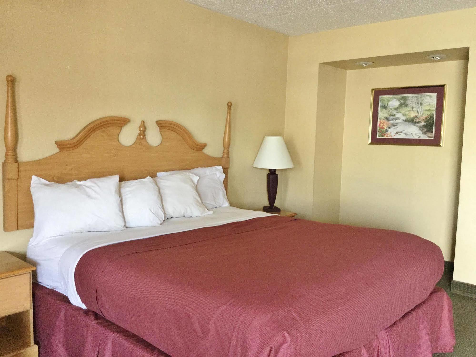 Americas Best Value Inn & Suites Conway Exterior photo